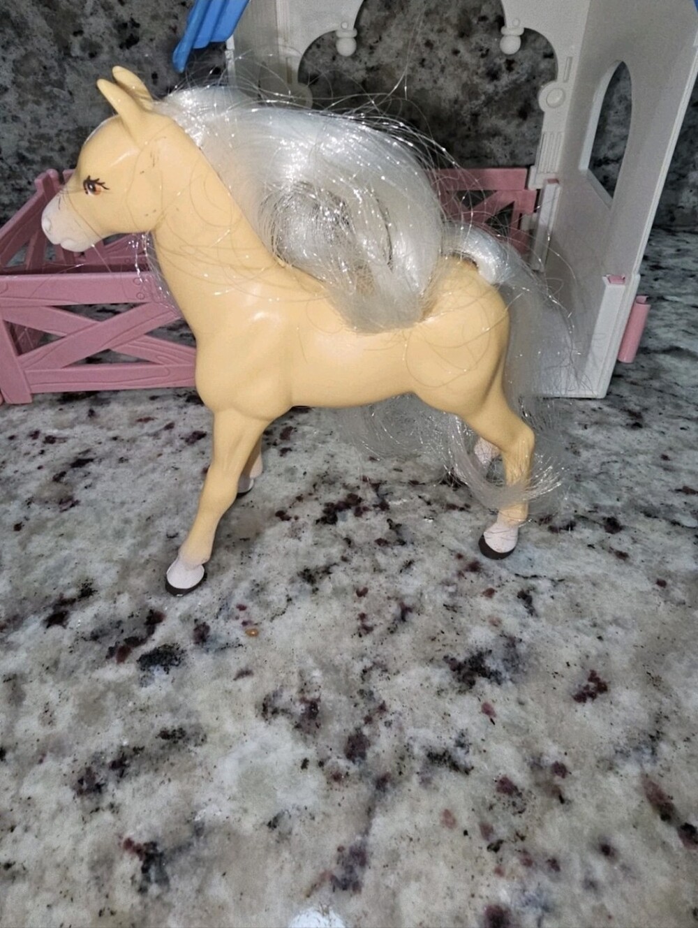 VINTAGE Fisher Price Loving Family Dream Dollhouse Stable & Pony Toy Parts 1993 - Picture 5 of 7